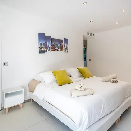 Gorgeous Private Modern With Swimming Pool *