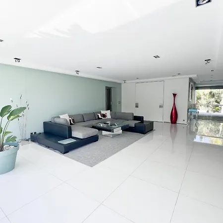 Gorgeous Private Modern With Swimming Pool Villa